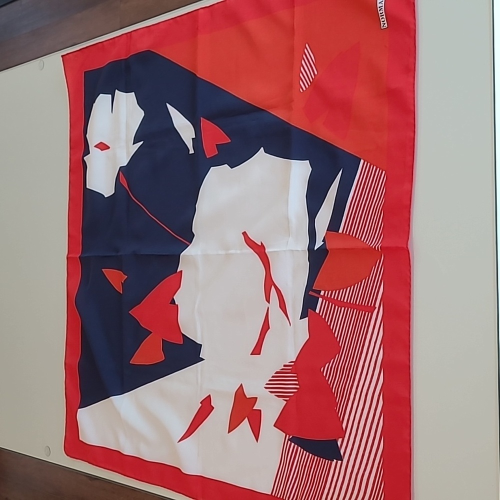 EUC VTG Norma Dori Mod Style Red, Blue, White Lightweight Scarf